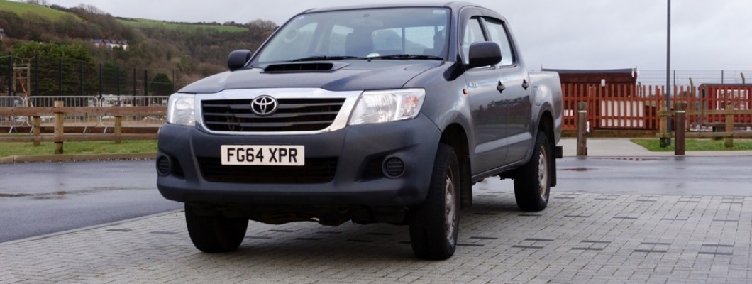 Toyota Hilux Review: Rugged Pickup with Replaceable Bumpers